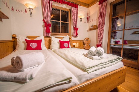 Berghof Chalet Flachau - Ferienhaus direkt neben der Piste