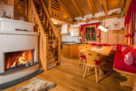 Berghof Chalet Flachau - Ferienhaus direkt neben der Piste