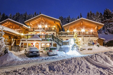 Ferienhaus direkt an der Piste - Berghof Chalet Flachau